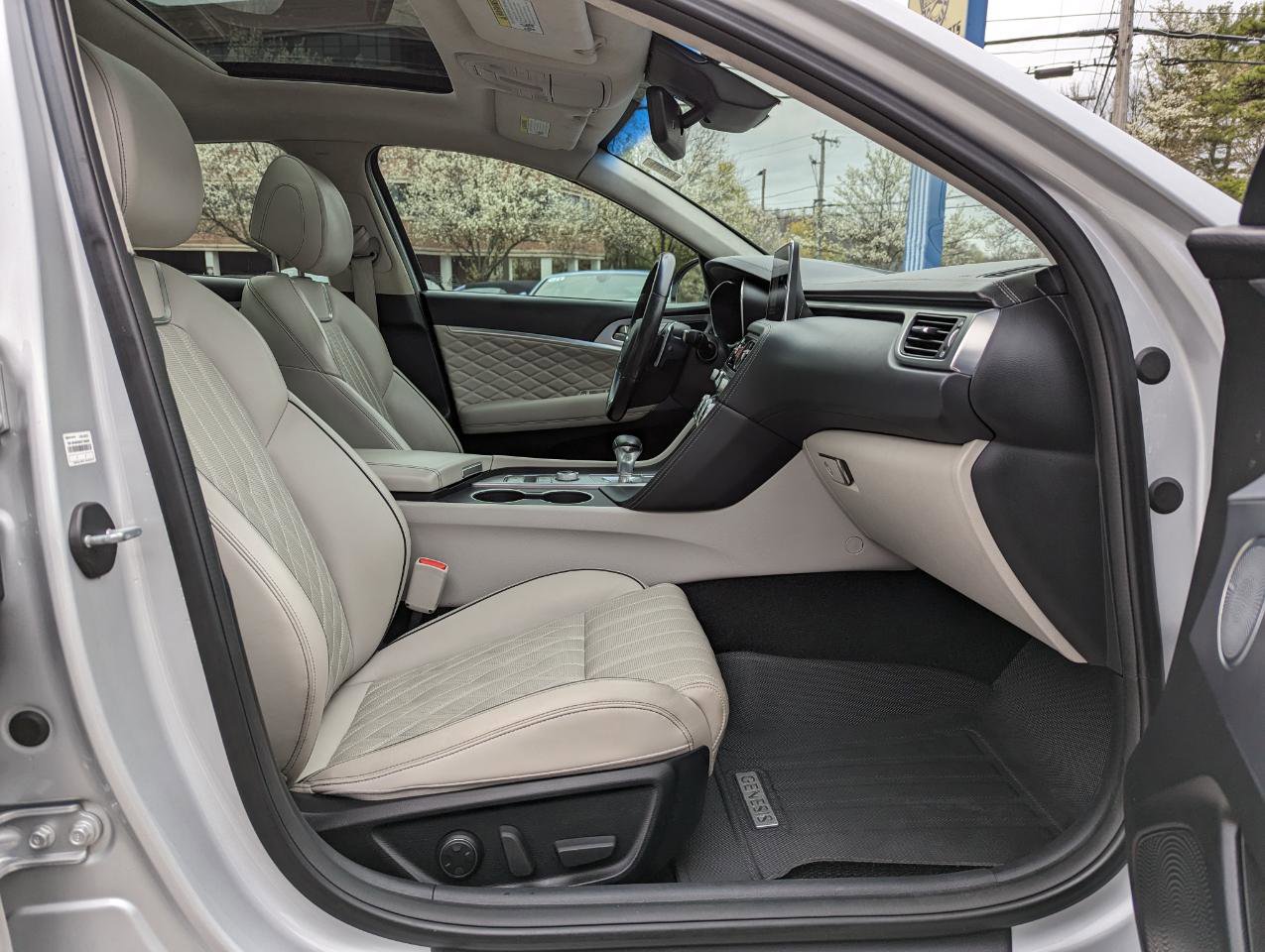 Used 2019 Genesis G70 2.0T Advanced w/ Prestige Package image 31