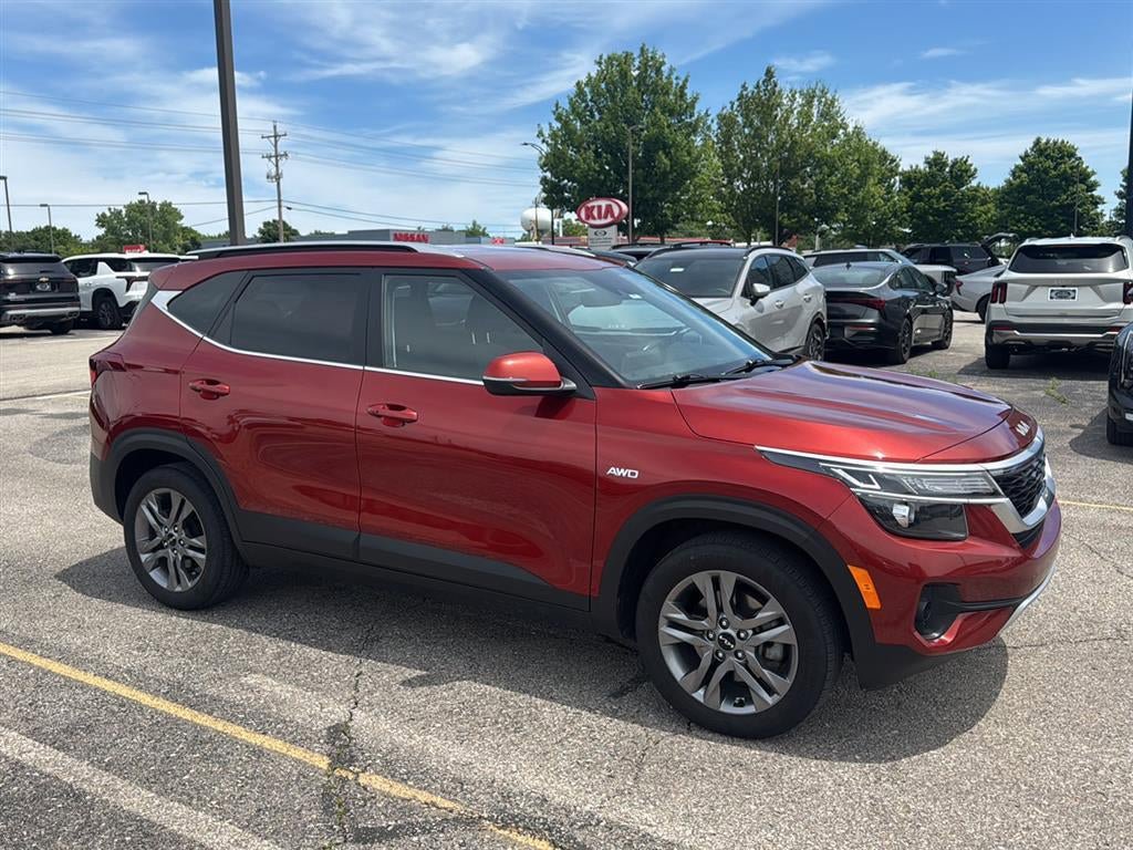 Used 2023 Kia Seltos S AWD/4WD image 5