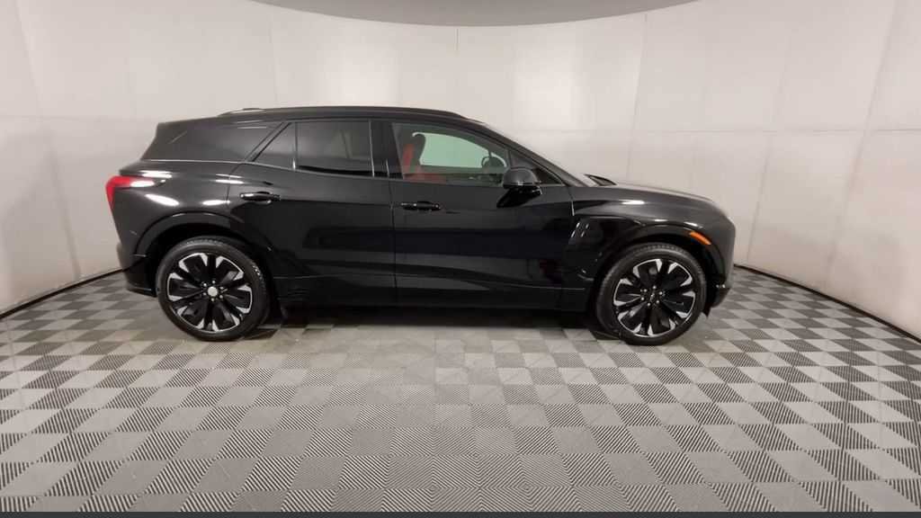 New 2025 Chevrolet Blazer EV RS RWD image 19