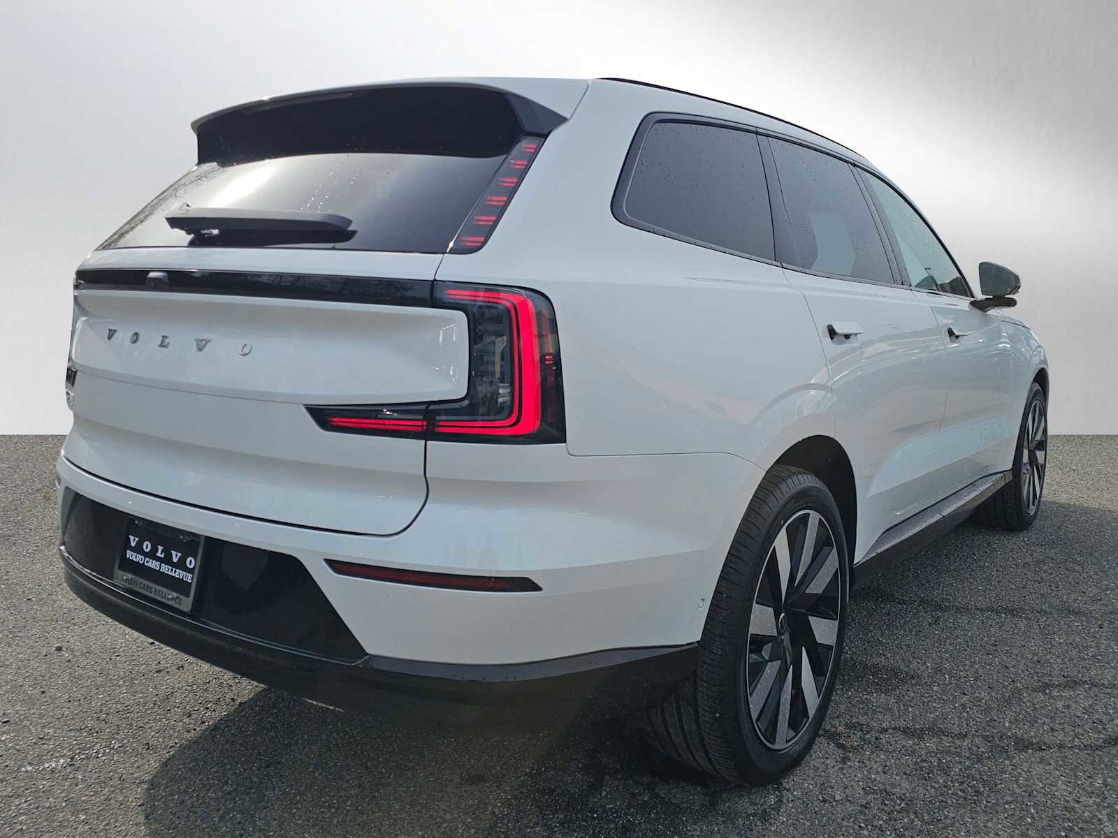 New 2026 Volvo EX90 Ultra image 3