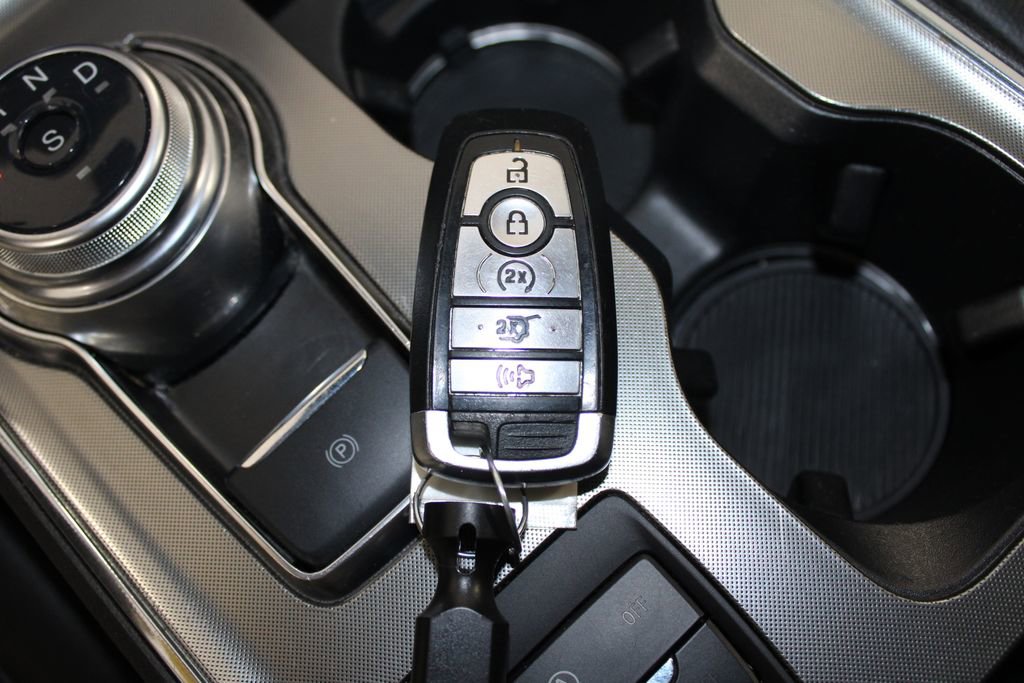 Used 2022 Ford Edge Titanium image 56