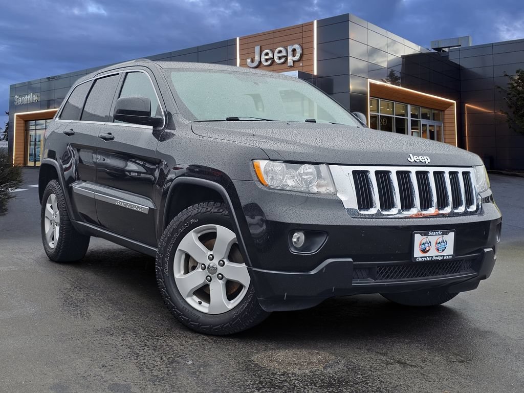 Used 2011 Jeep Grand Cherokee Laredo AWD/4WD image 1