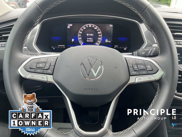 Used 2022 Volkswagen Tiguan SE w/ Panoramic Sunroof Package image 18