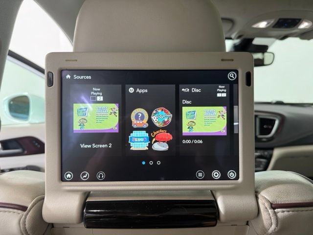 Used 2019 Chrysler Pacifica Limited w/ Advanced Safetytec Group FWD image 26