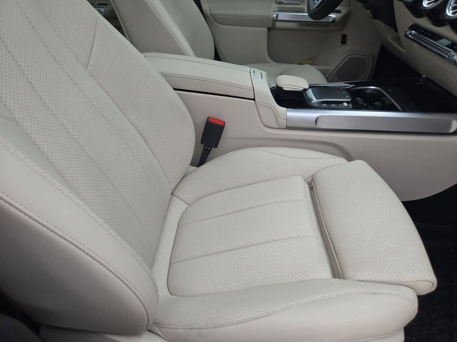 Used 2022 Mercedes-Benz GLB 250 image 22