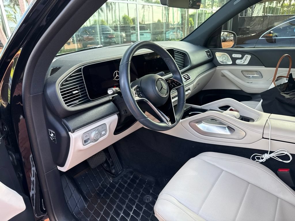 Used 2025 Mercedes-Benz GLE 450e 4MATIC image 5