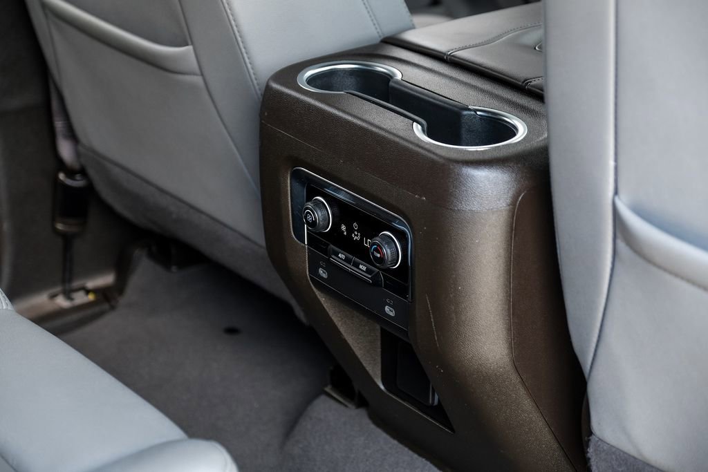 Used 2023 Chevrolet Suburban LT RWD image 39