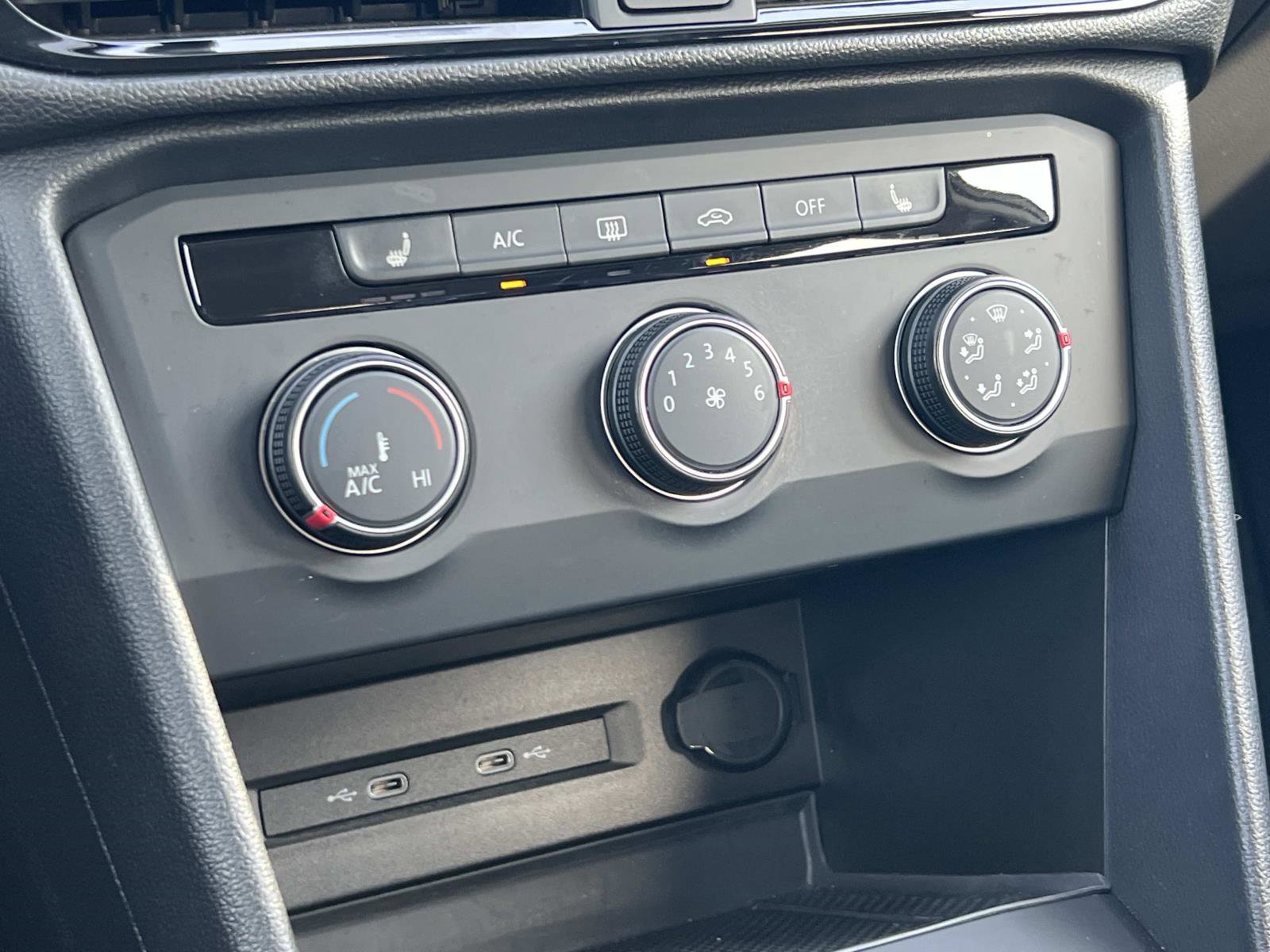 Certified 2022 Volkswagen Taos SE image 15