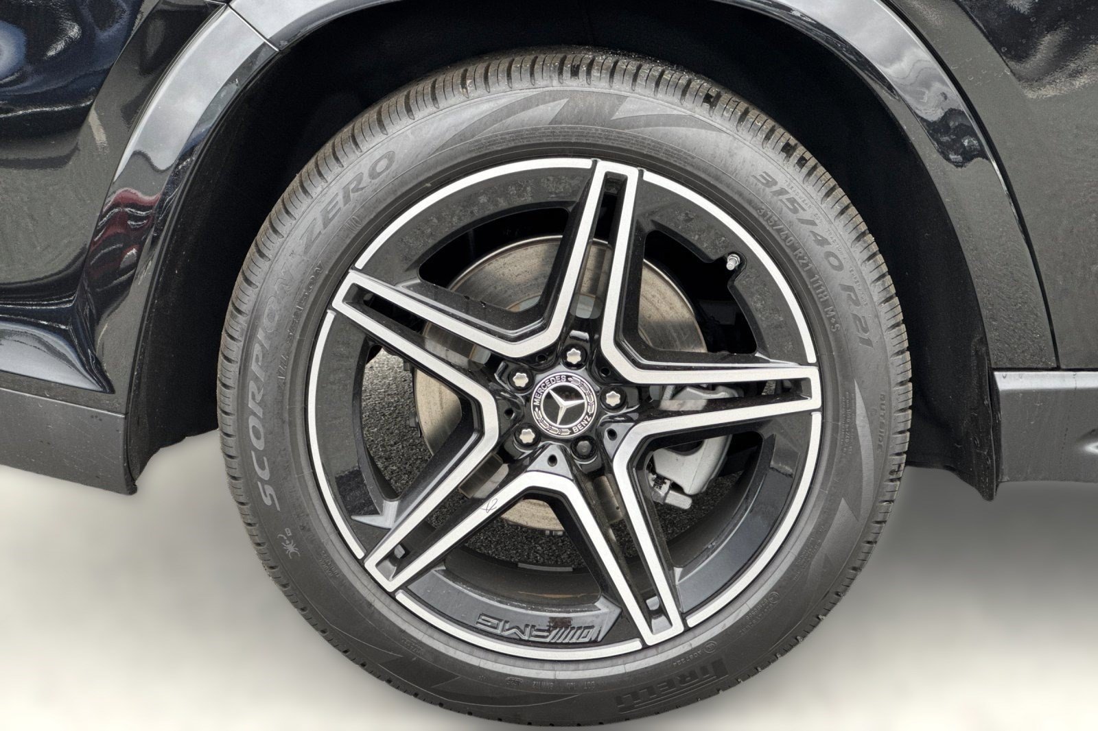 Used 2026 Mercedes-Benz GLS 450 4MATIC image 11