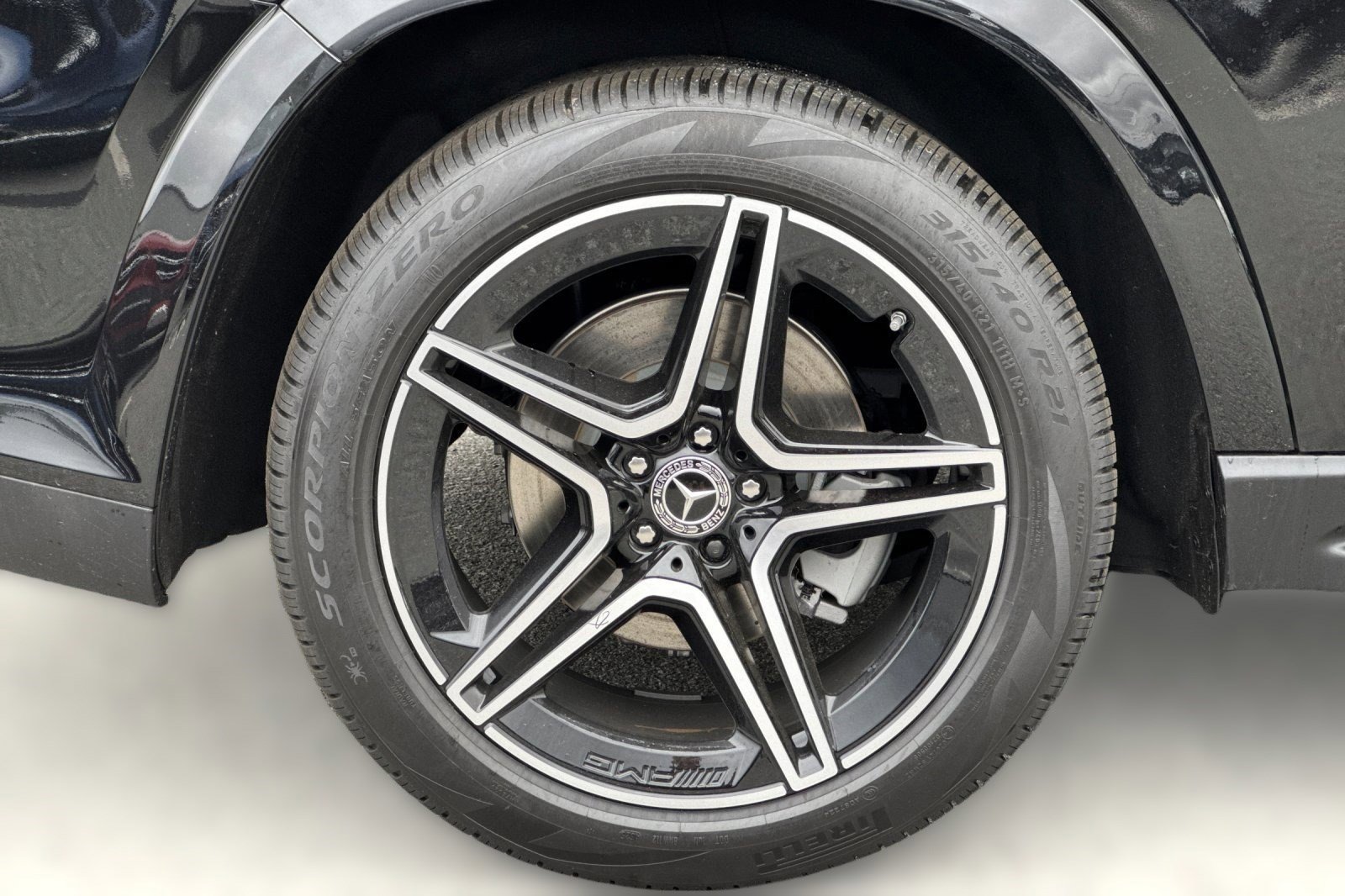 Used 2026 Mercedes-Benz GLS 450 4MATIC image 11