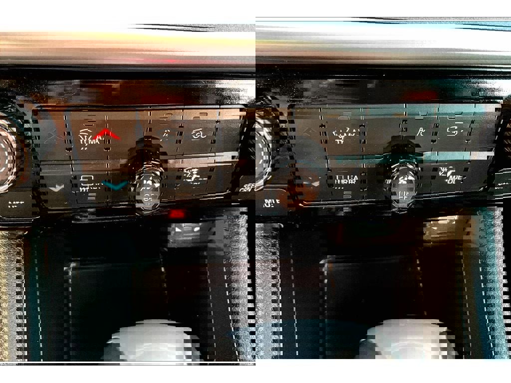 Used 2024 Jeep Compass Latitude image 25