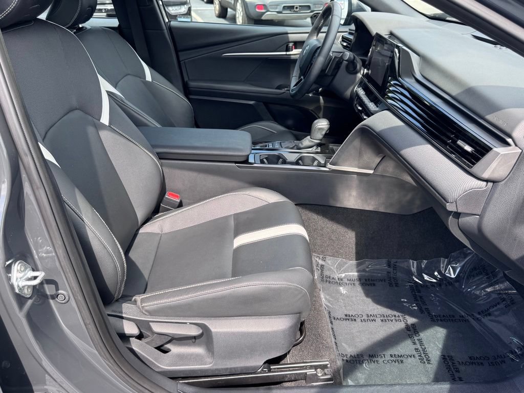 Used 2025 Toyota Camry SE w/ Convenience Package FWD image 23
