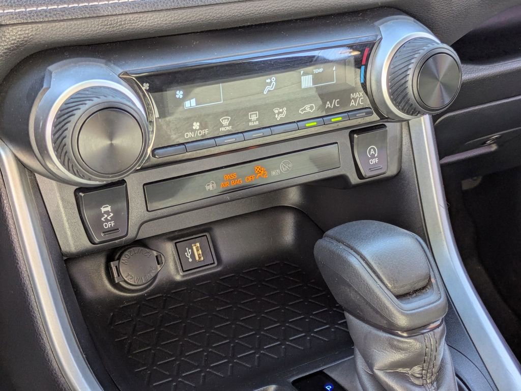 Used 2025 Toyota RAV4 LE image 22