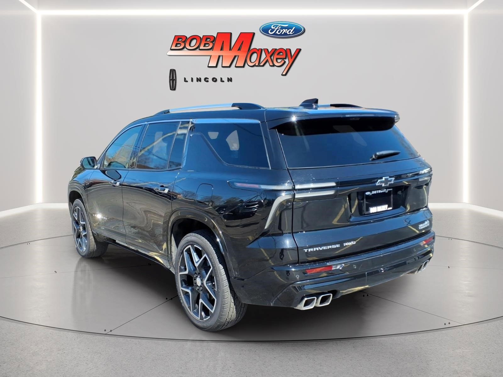 Used 2025 Chevrolet Traverse High Country w/ LPO, Floor Liner Package AWD/4WD image 6