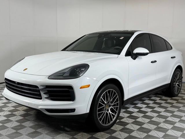 Used 2023 Porsche Cayenne Platinum Edition image 2