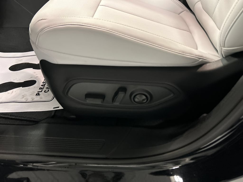 New 2026 Jeep Cherokee Limited AWD/4WD image 11