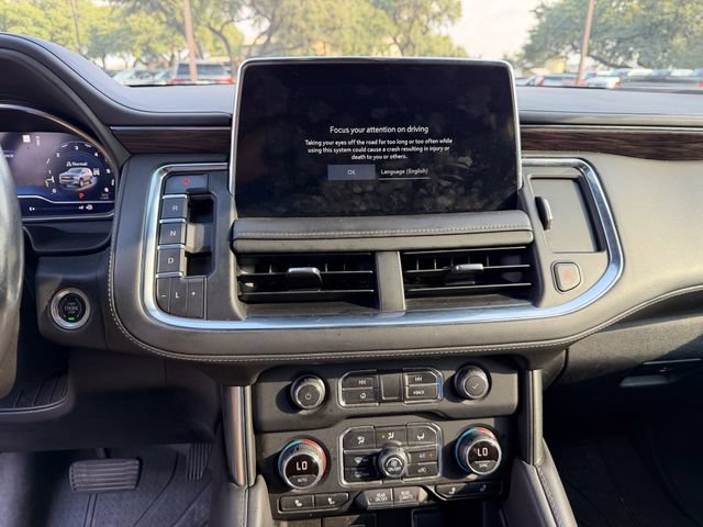 Used 2022 Chevrolet Suburban Z71 w/ Luxury Package AWD/4WD image 12