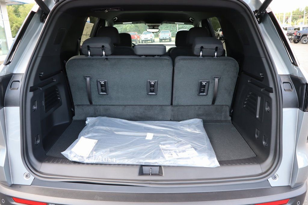 New 2026 Chevrolet Traverse LT w/ Driver Confidence Package image 25