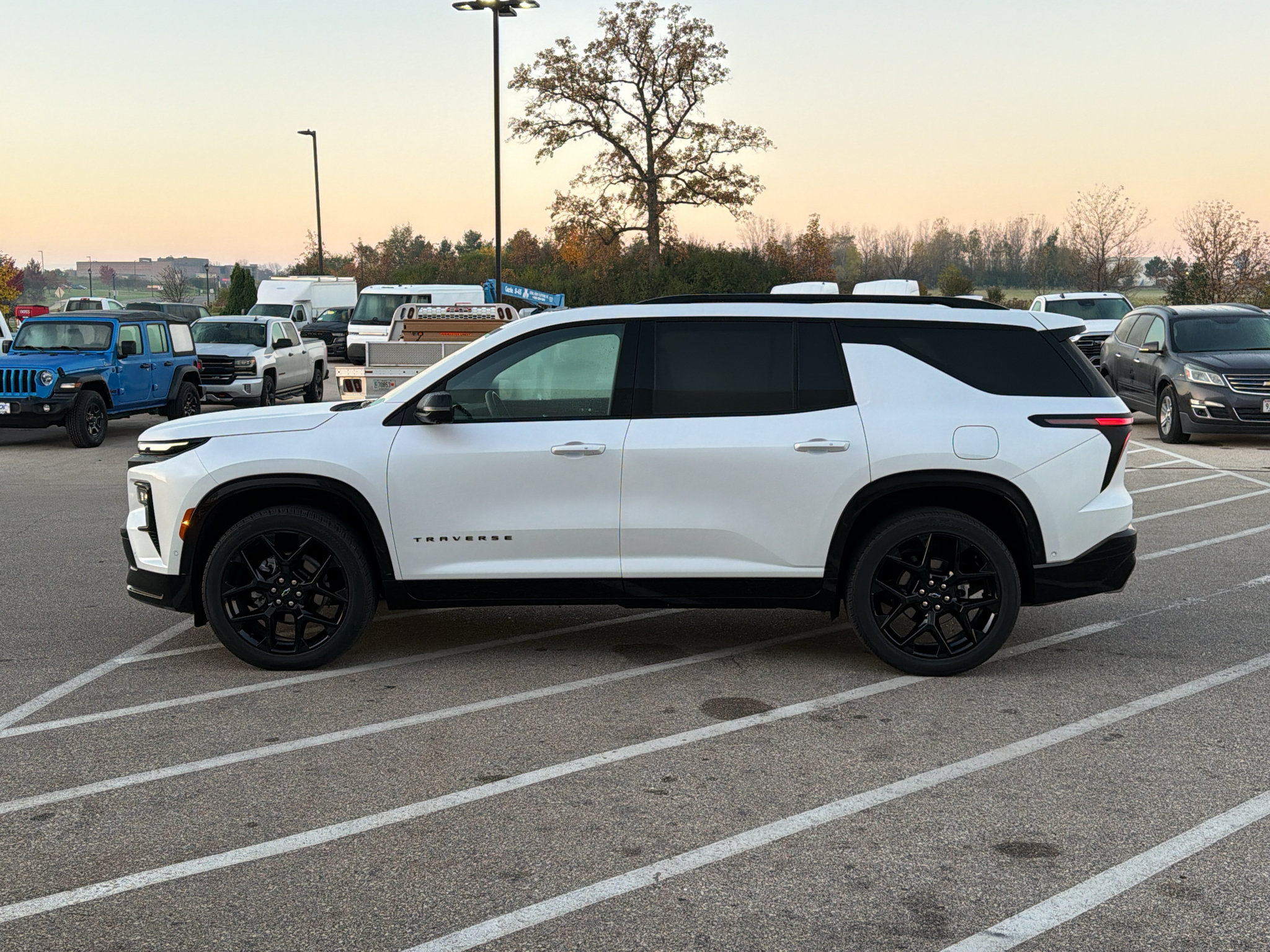 Used 2024 Chevrolet Traverse RS w/ LPO, Floor Liner Package AWD/4WD image 2