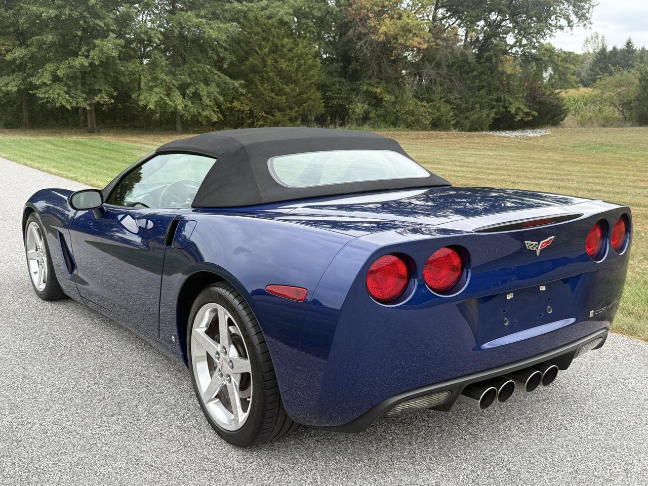 Used 2005 Chevrolet Corvette Convertible w/ Preferred Equipment Group RWD image 4