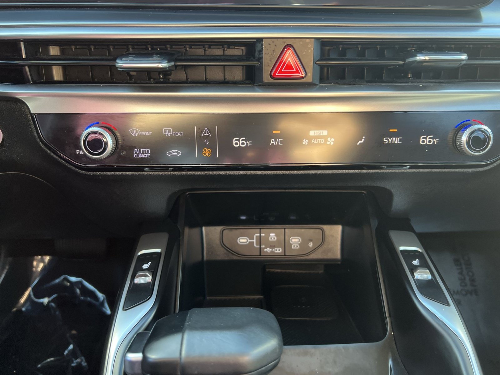 Used 2025 Kia Sorento S FWD image 21