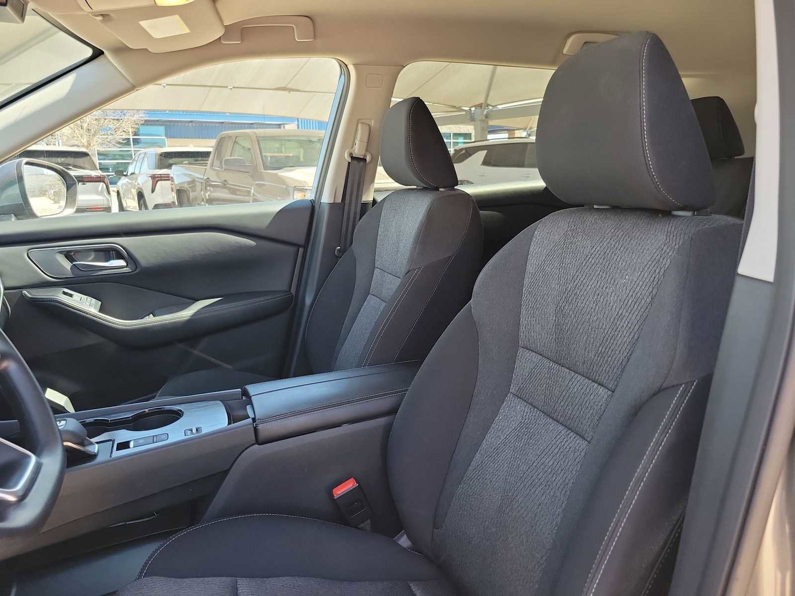 Used 2024 Nissan Rogue SV image 15