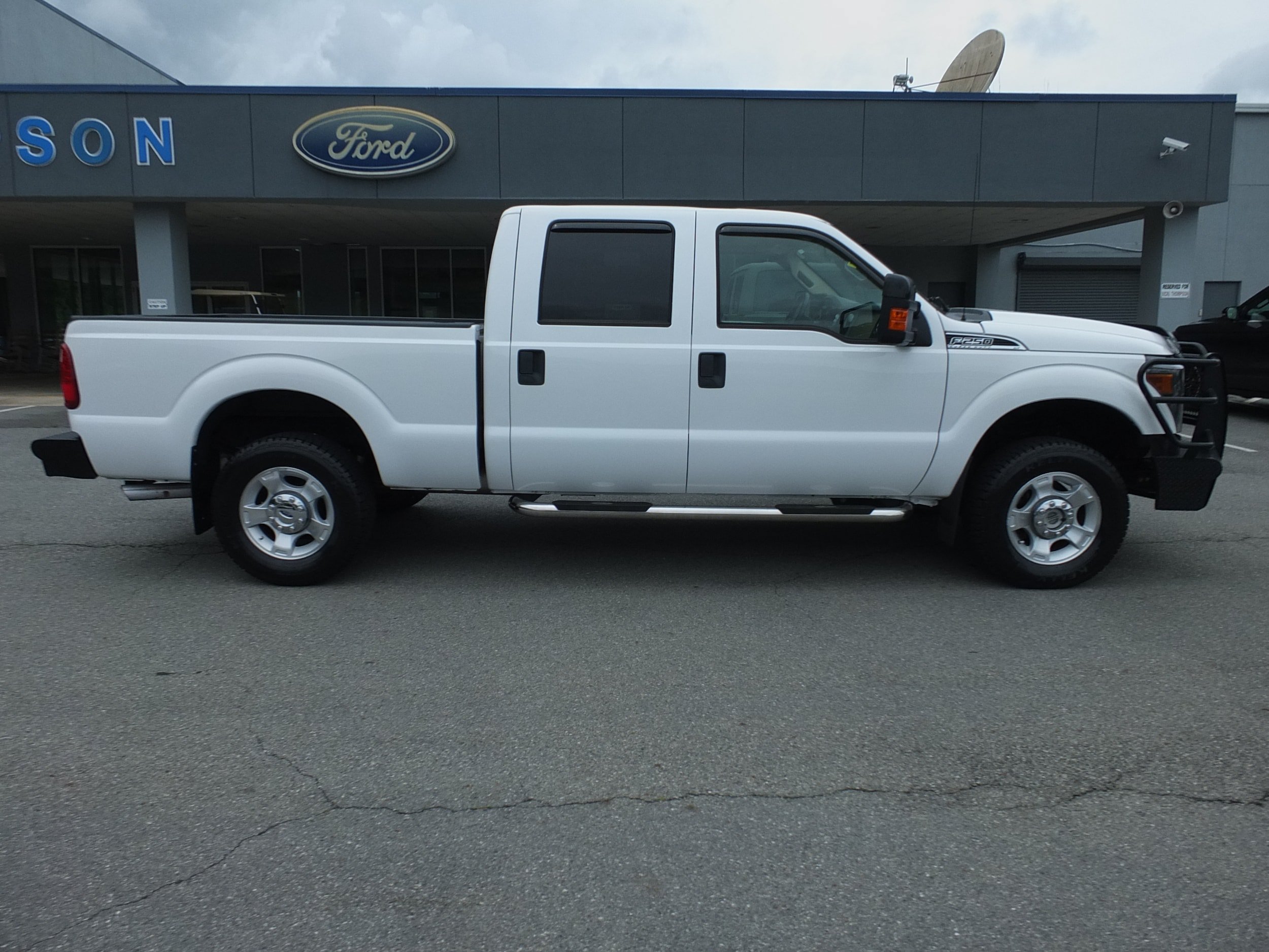 Used 2016 Ford F250 XLT AWD/4WD image 2