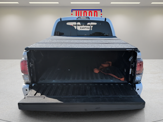 Used 2020 Toyota Tacoma TRD Off-Road w/ TRD Premium Off Road Package AWD/4WD image 9