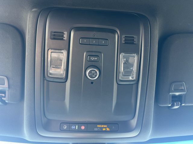 Used 2022 Chevrolet Suburban LT AWD/4WD image 38