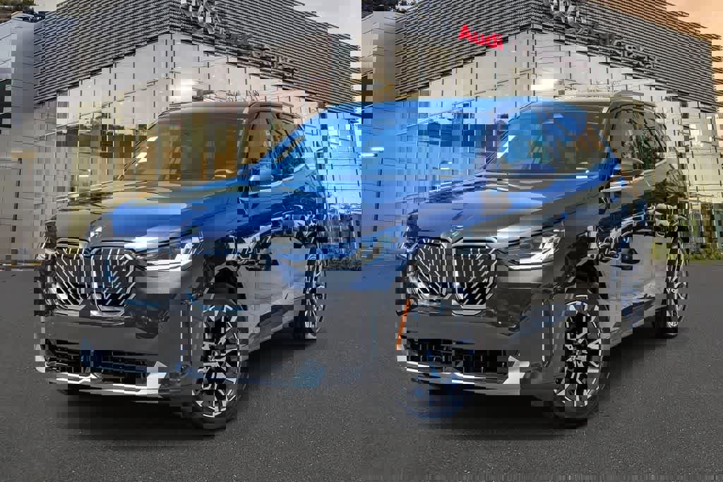 Used 2025 BMW X3 xDrive30i w/ Convenience Package AWD/4WD image 1