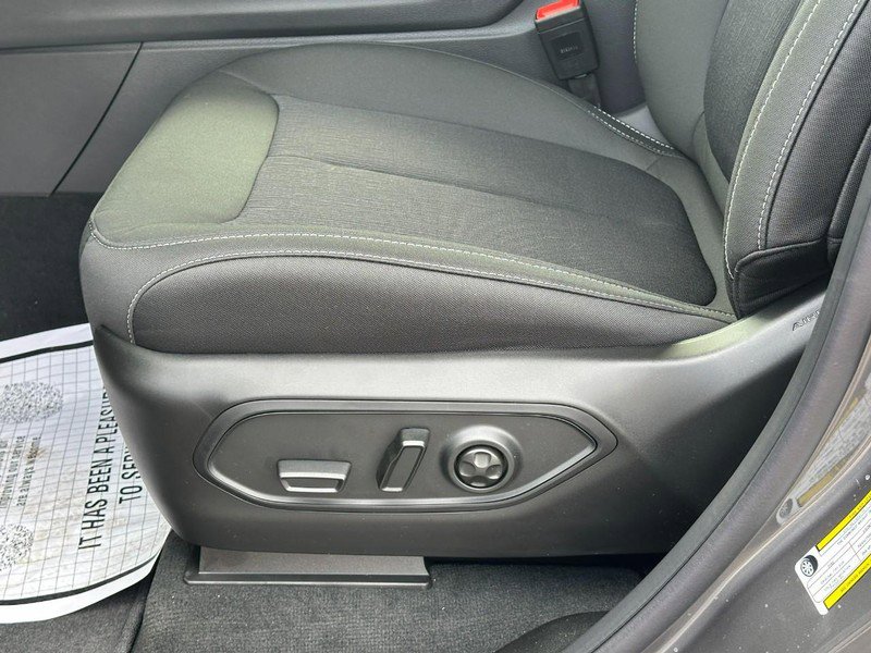 New 2025 Jeep Grand Cherokee Laredo image 10