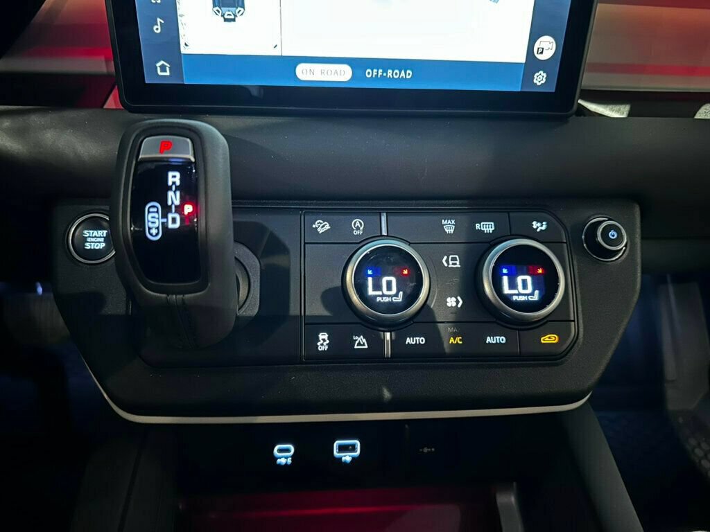 Used 2024 Land Rover Defender 90 X-Dynamic SE AWD/4WD image 20