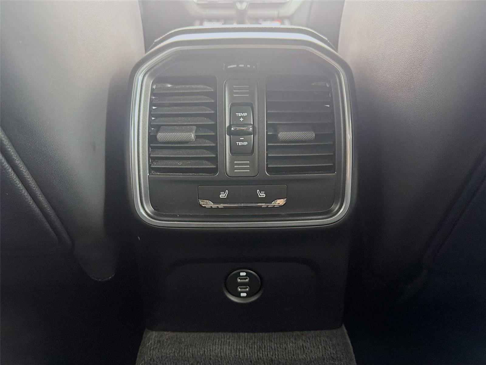 Certified 2023 Porsche Macan S AWD/4WD image 22