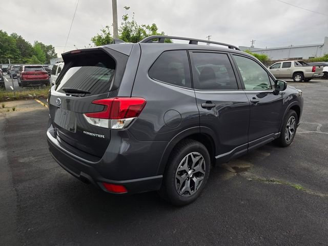 Used 2022 Subaru Forester Premium AWD/4WD image 5