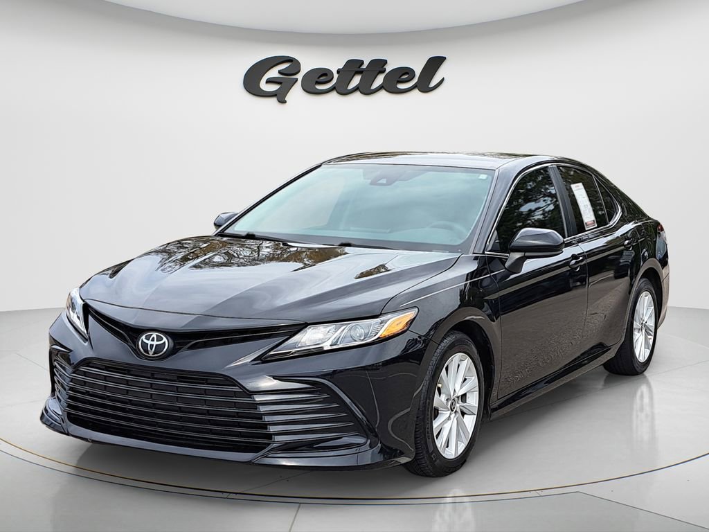 Used 2022 Toyota Camry LE image 1