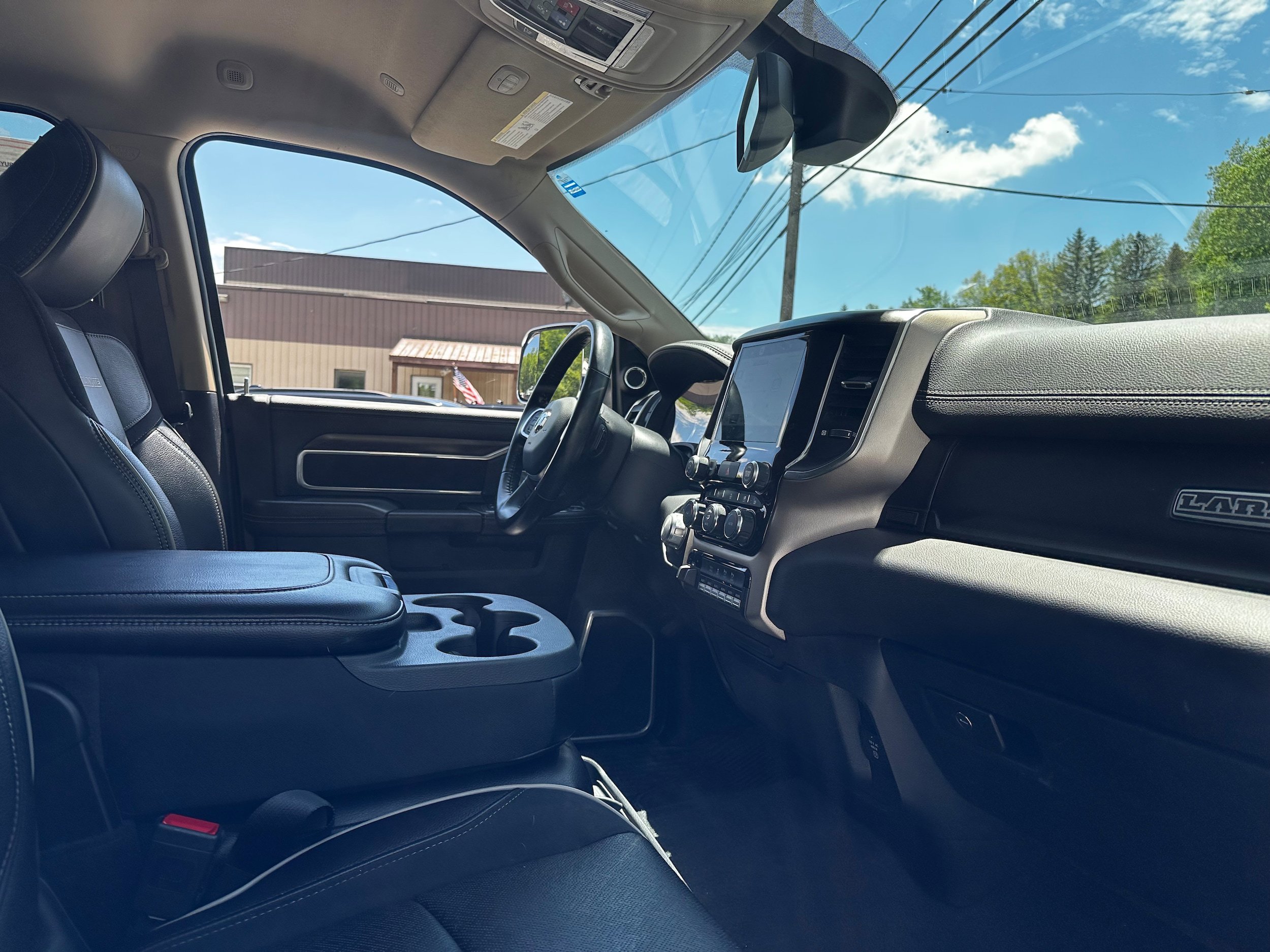Used 2022 RAM 2500 Laramie AWD/4WD image 11