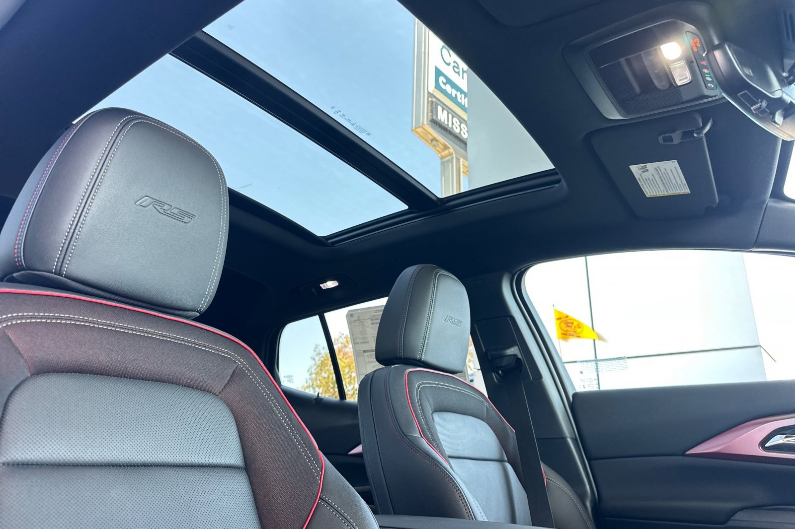 New 2025 Chevrolet Equinox EV RS image 17