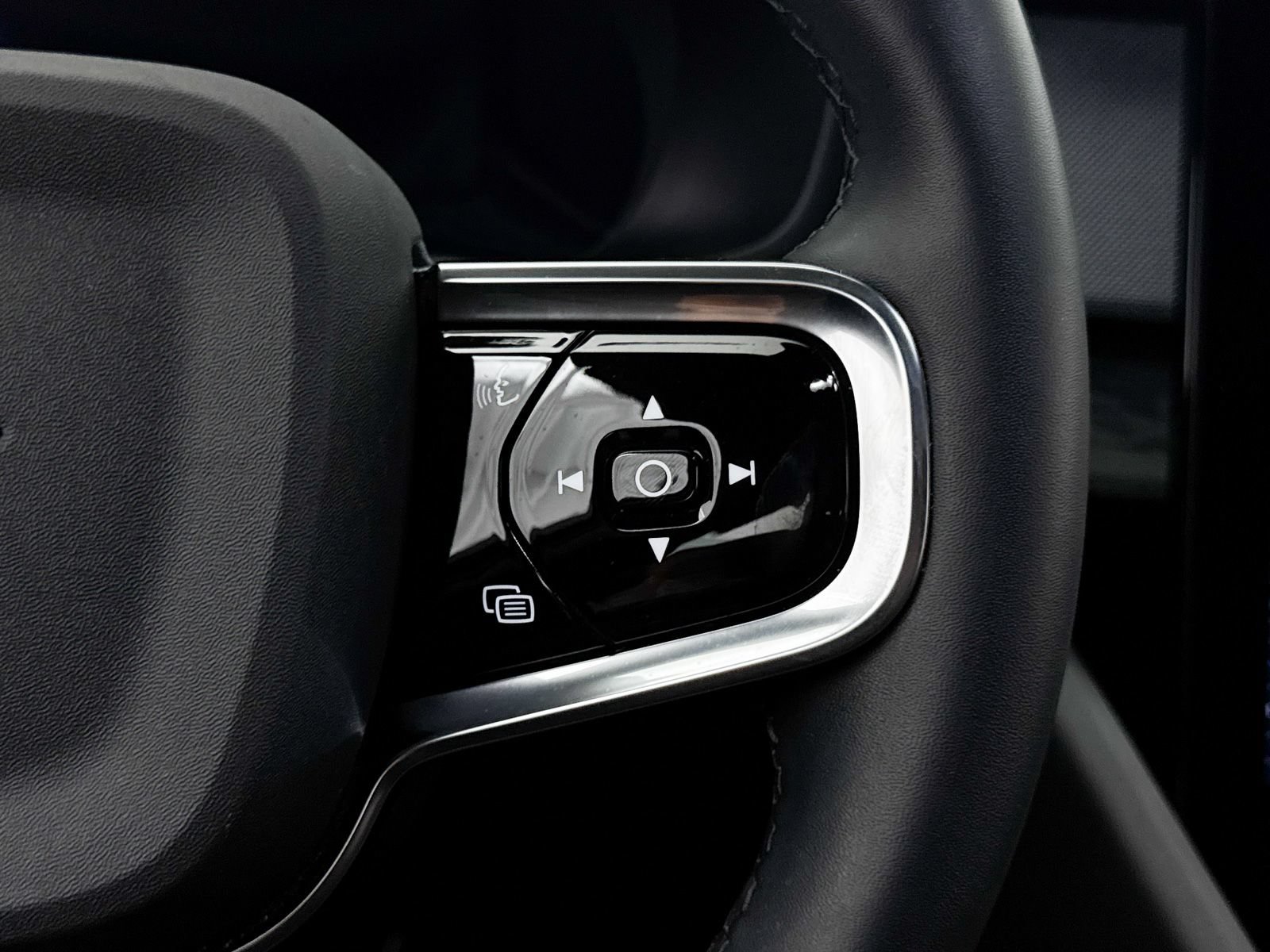 Used 2023 Polestar Polestar 2 FWD image 32