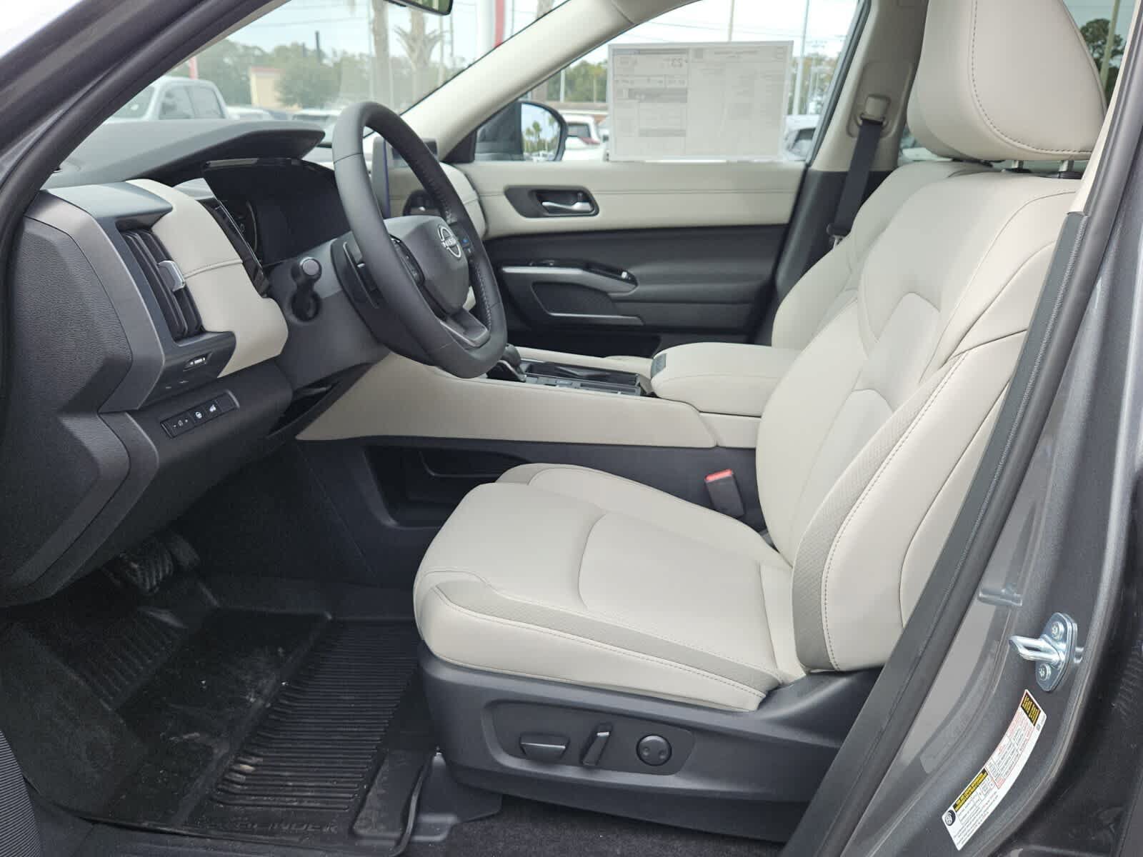 New 2026 Nissan Pathfinder SL FWD image 3