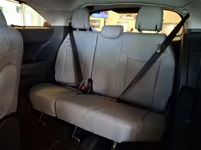 Used 2026 Toyota Sienna XLE image 11