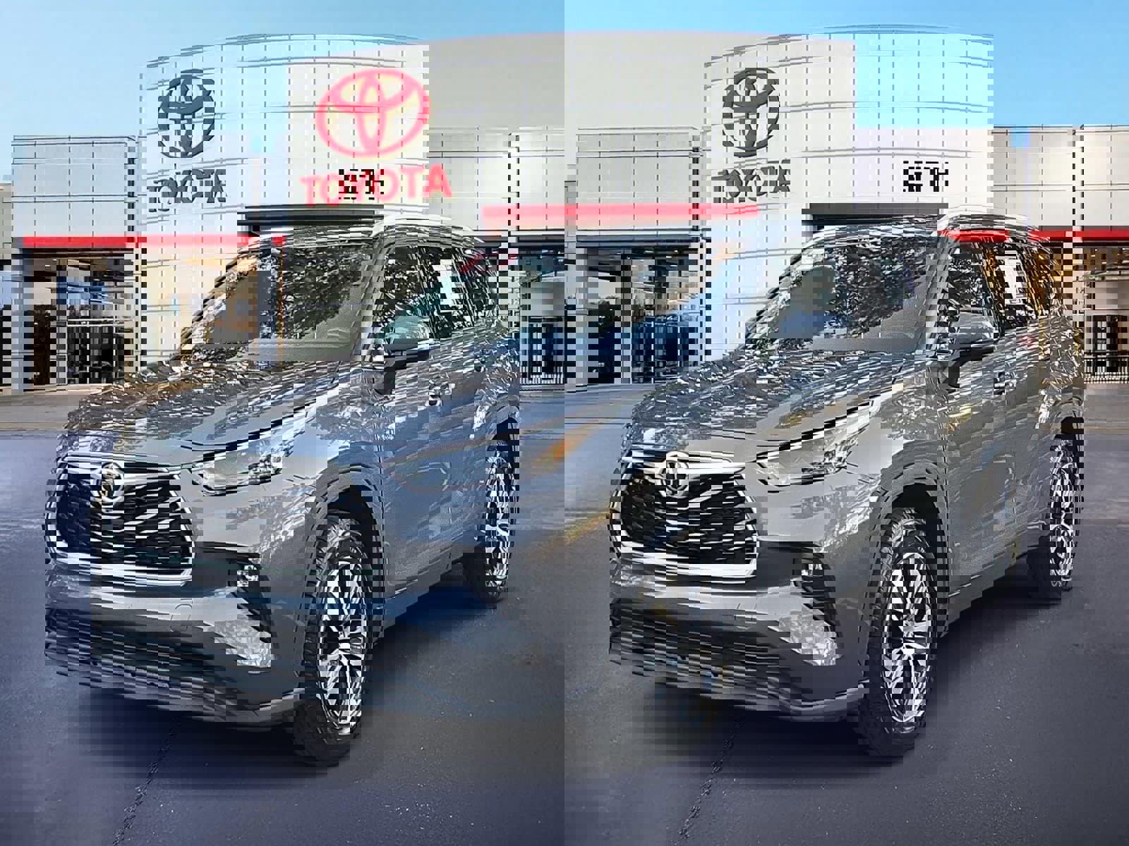 Used 2022 Toyota Highlander XLE