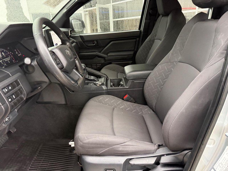 Used 2025 Toyota Tacoma SR AWD/4WD image 16