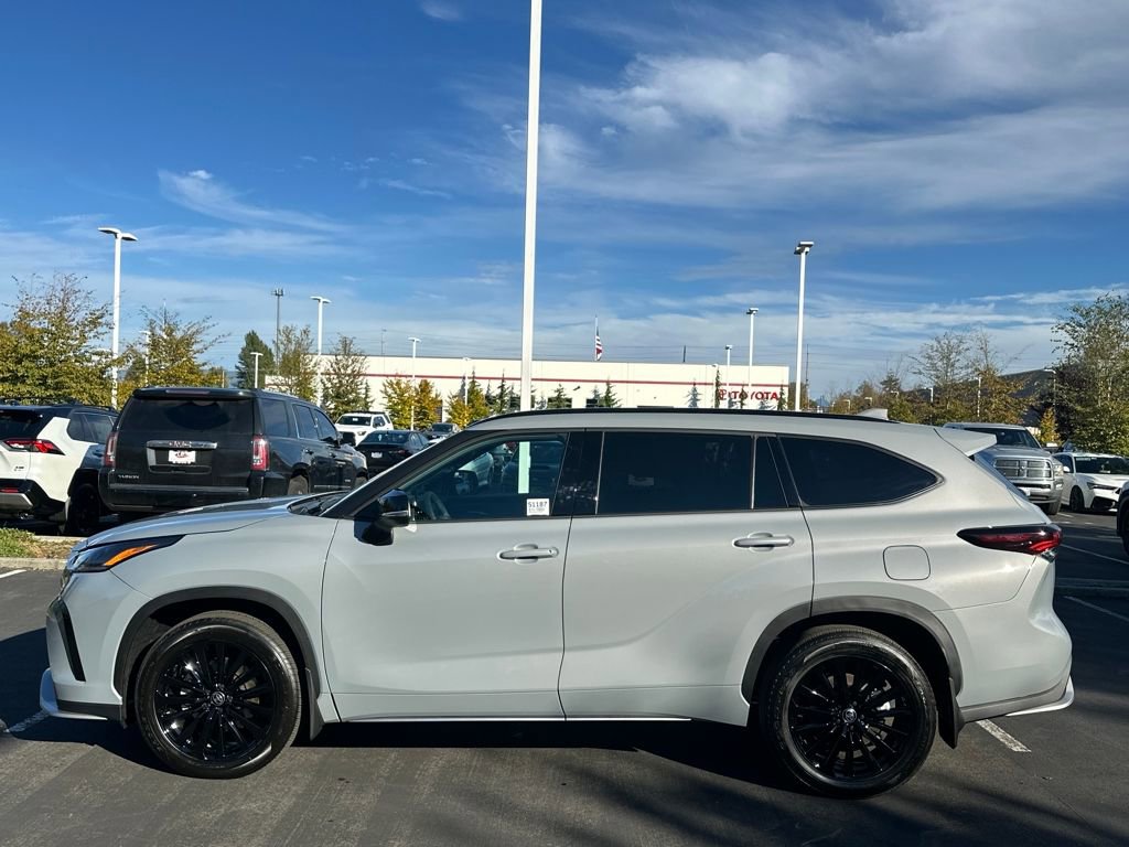 New 2025 Toyota Highlander XSE image 6