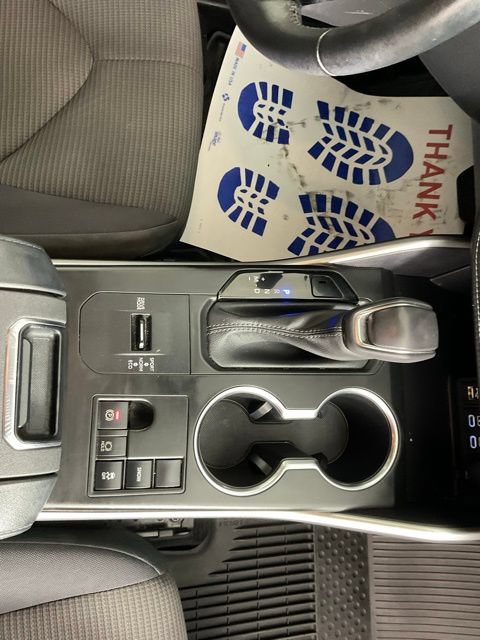 Used 2023 Toyota Highlander LE FWD image 19