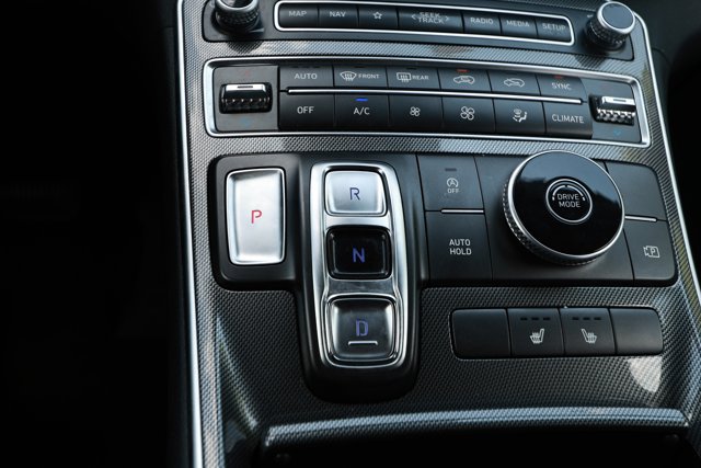 Used 2023 Hyundai Santa Fe SEL FWD image 19