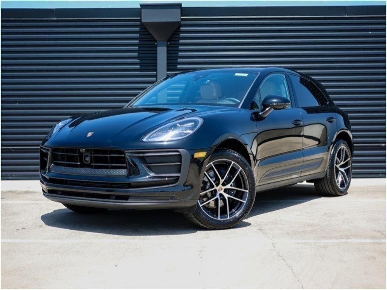 Certified 2025 Porsche Macan AWD/4WD image 1