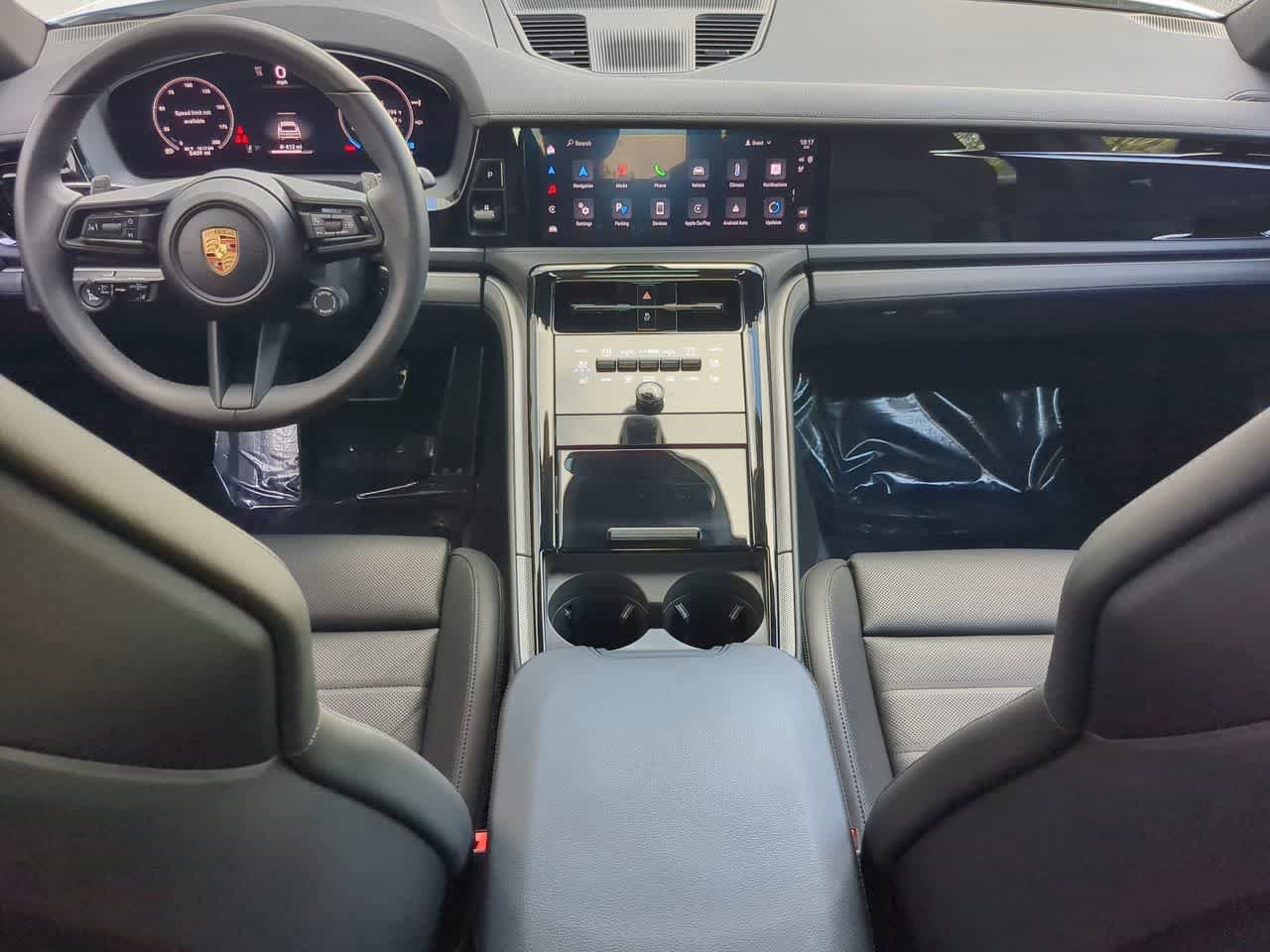 Used 2025 Porsche Panamera image 4