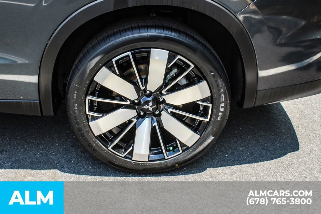 Used 2025 Mitsubishi Outlander SE FWD image 14
