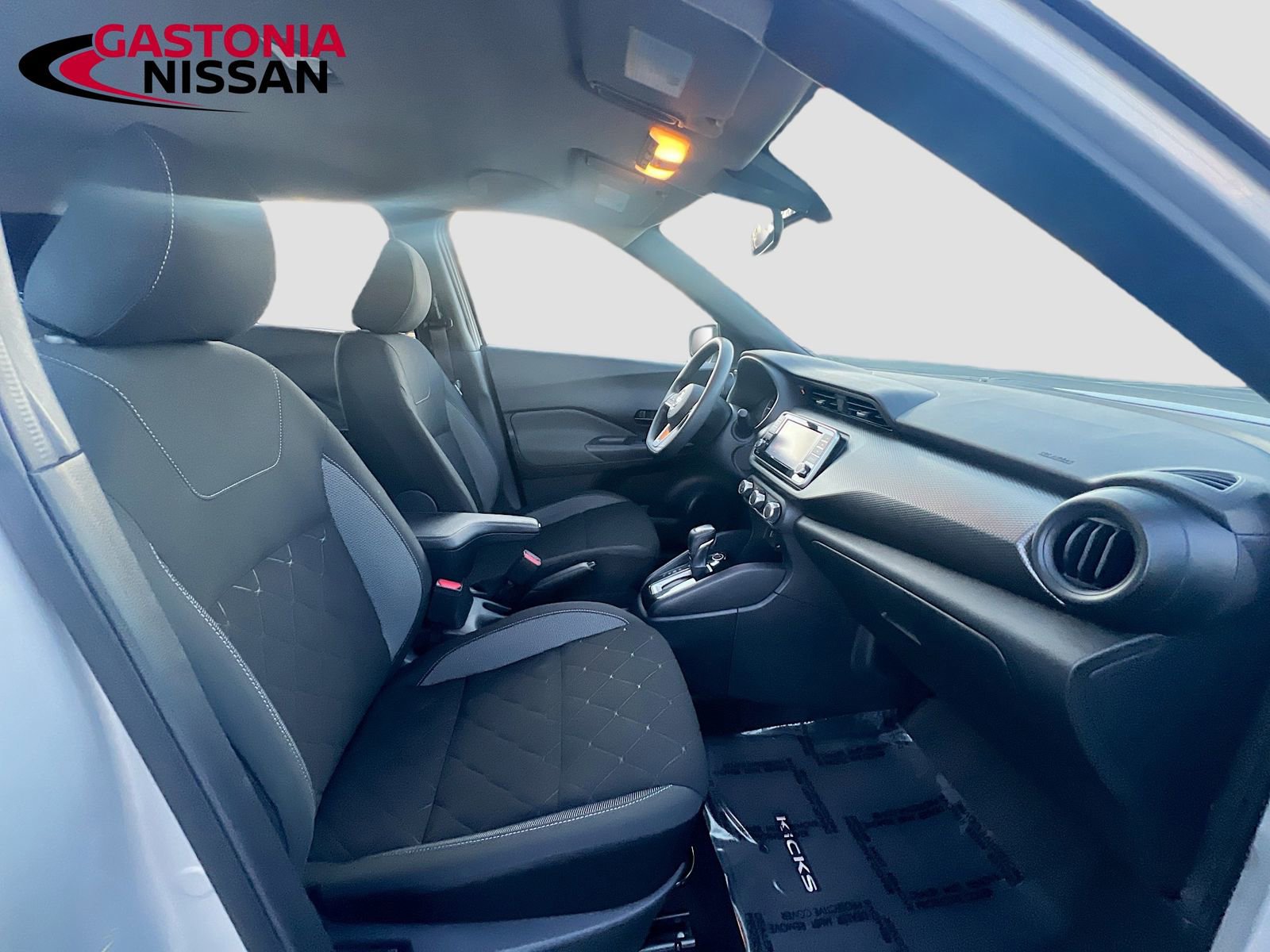 Used 2020 Nissan Kicks S image 35