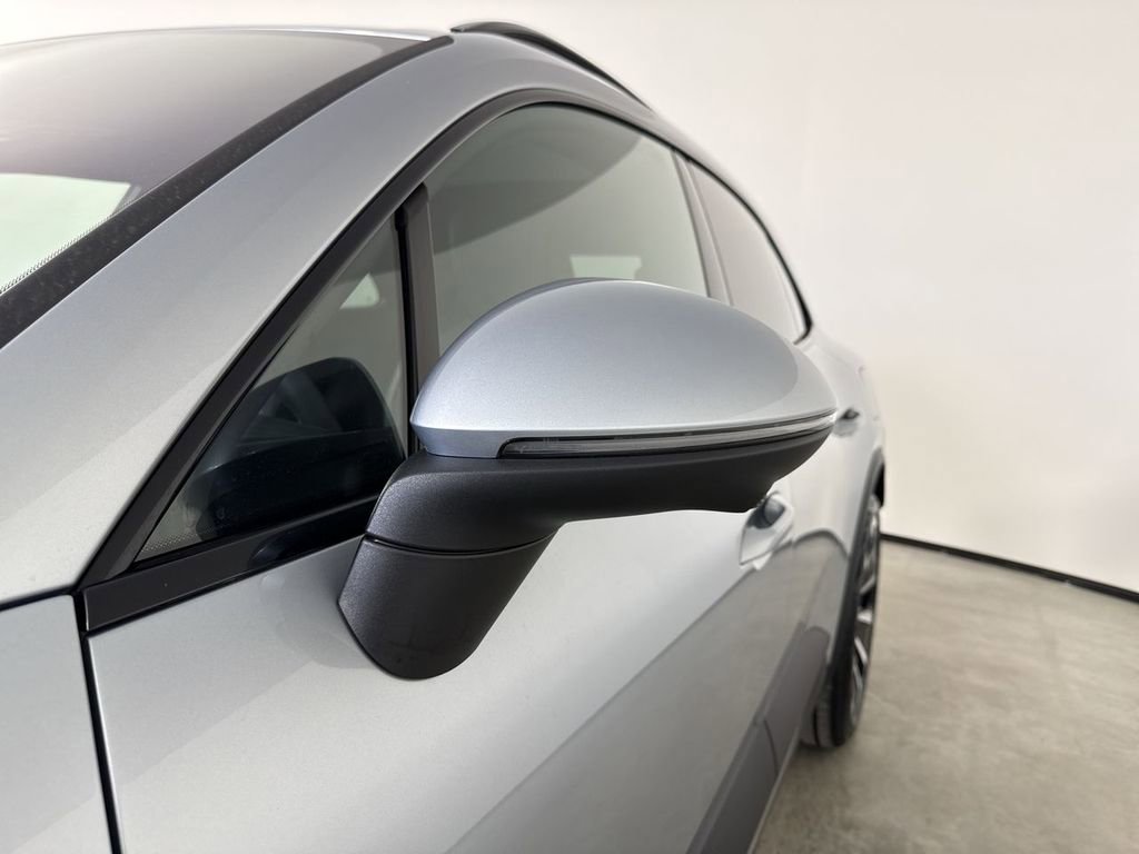 New 2026 Porsche Macan 4 Electric AWD/4WD image 12